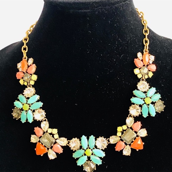 Stella and Dot statement necklace - Picture 5 of 8